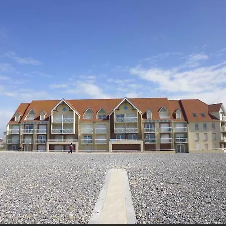 Face A La 6 Personnes *