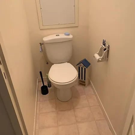 Face A La 6 Personnes *