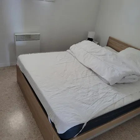 Face A La 6 Personnes